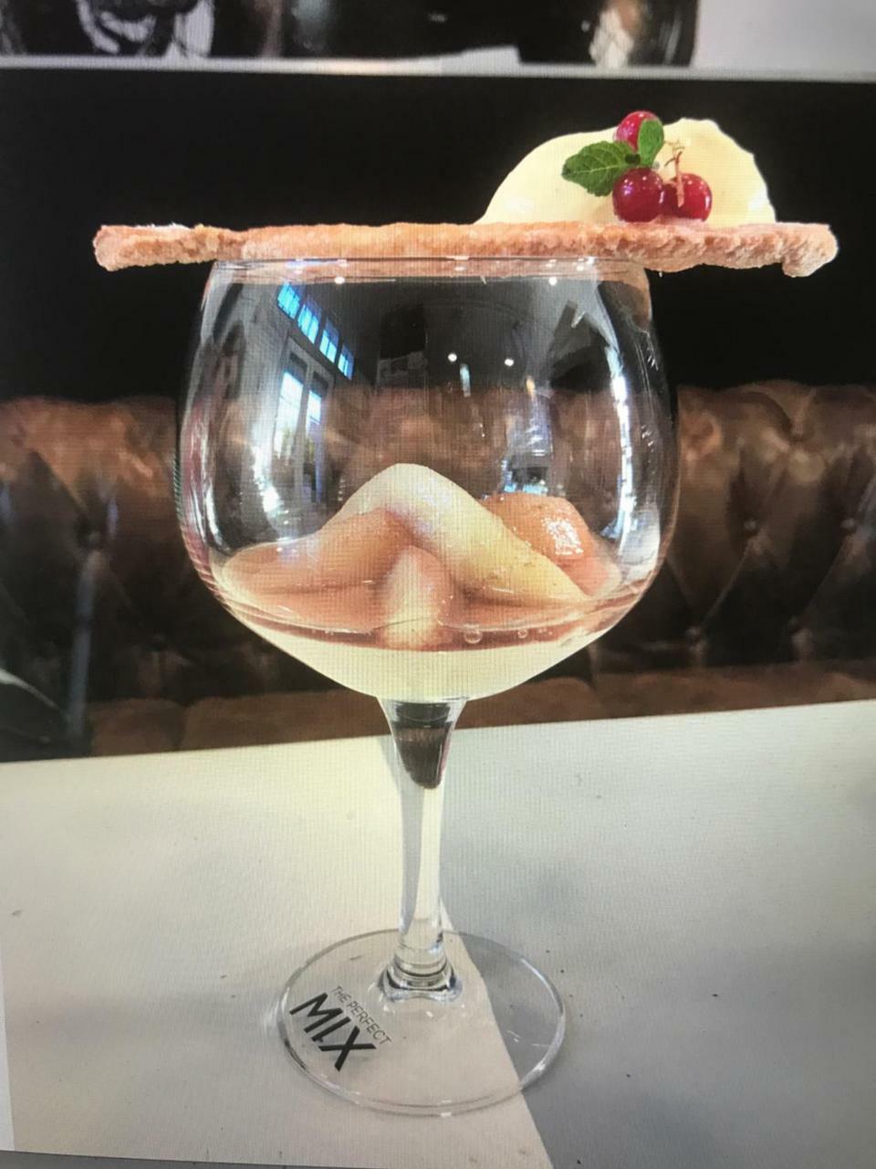 Hotel La Caroline Corbie Zewnętrze zdjęcie