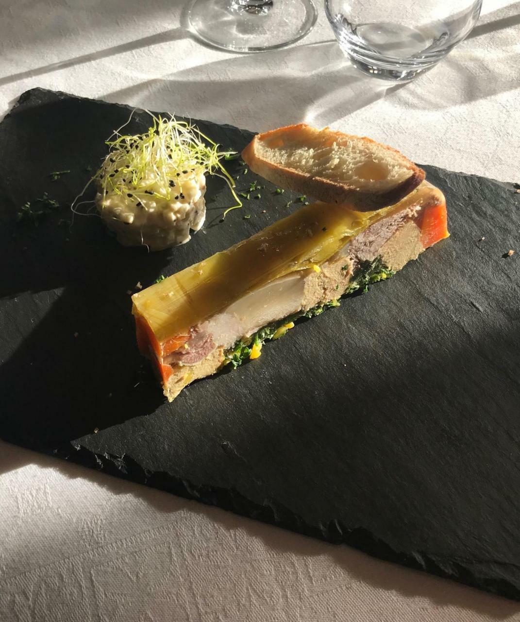 Hotel La Caroline Corbie Zewnętrze zdjęcie